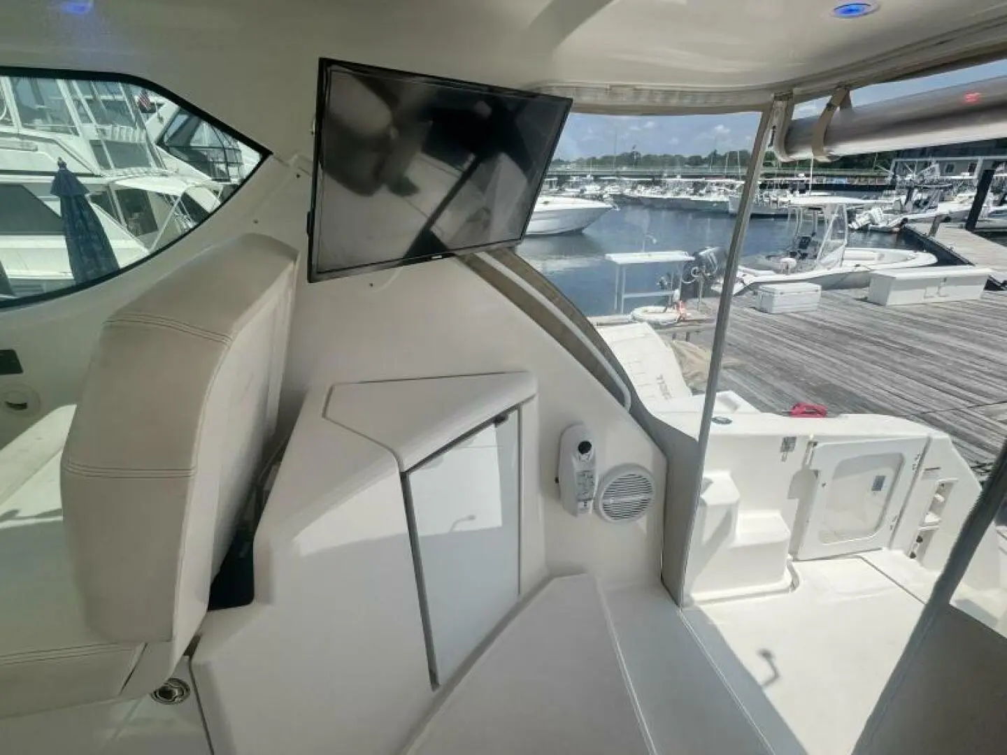 Thumbnail von Tiara Yachts 43 Sovran Keep'n it Reel