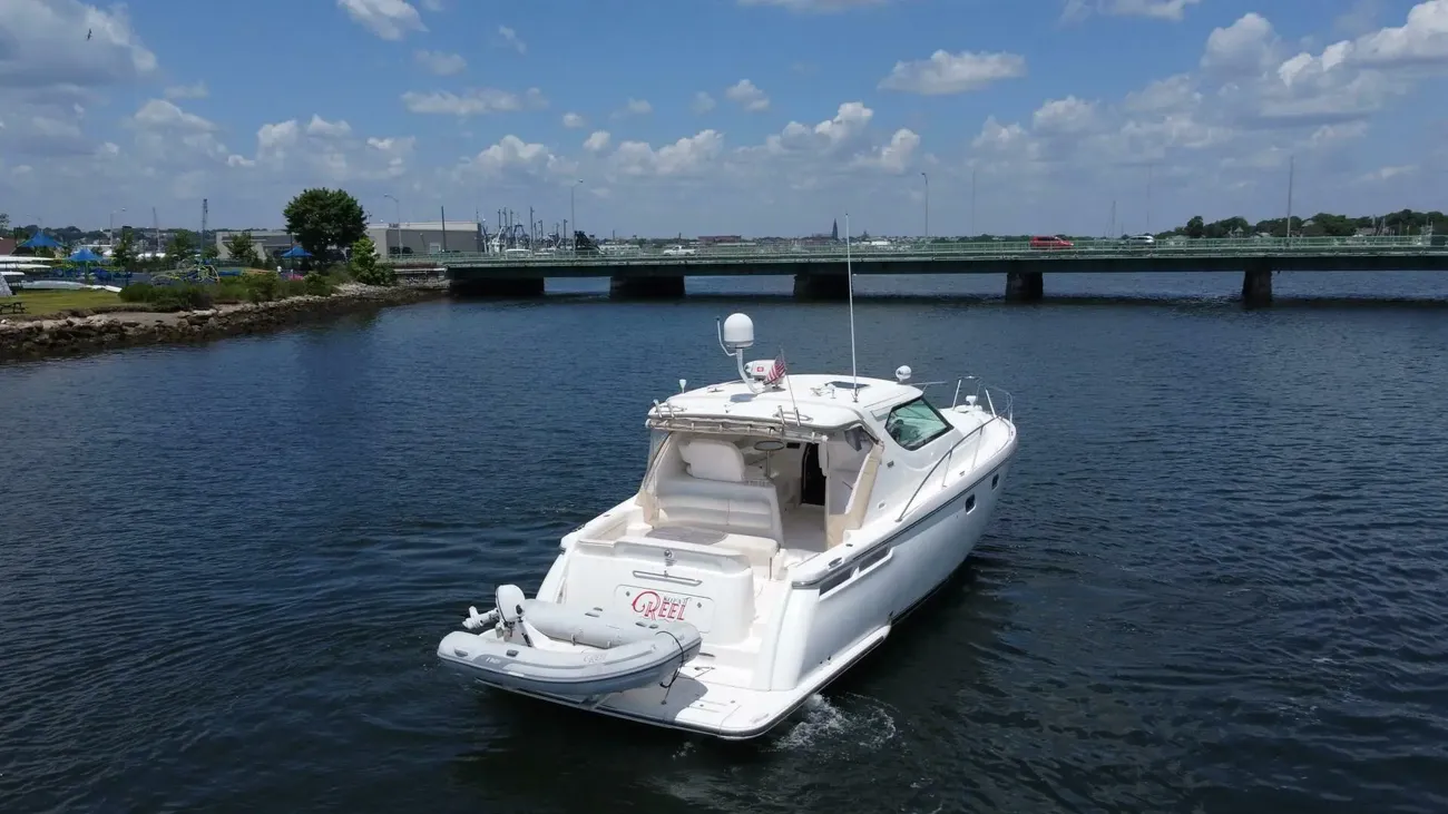 Thumbnail von Tiara Yachts 43 Sovran Keep'n it Reel