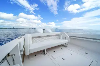 Thumbnail von Intrepid 327 CC Our Season