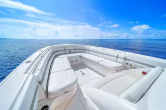 Thumbnail von Intrepid 327 CC Our Season