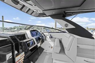 Thumbnail von Cruisers Yachts 34 GLS
