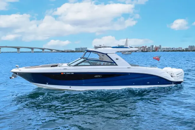 Sea Ray SLX 400 Außenborder
