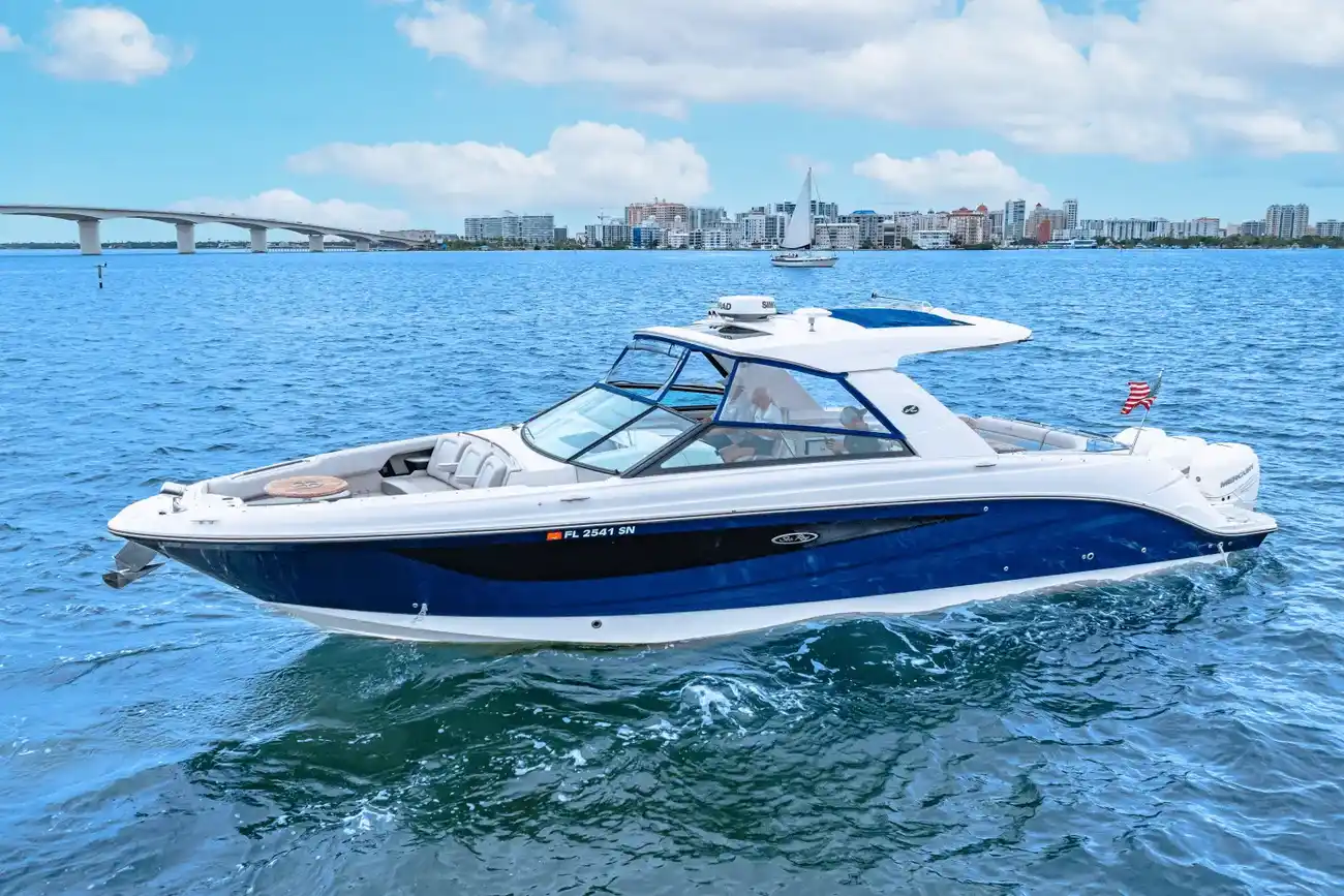 Thumbnail von Sea Ray SLX 400 buitenboord