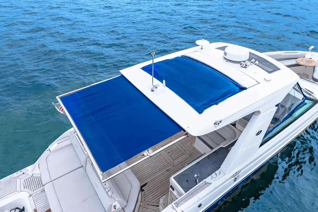 Thumbnail von Sea Ray SLX 400 buitenboord