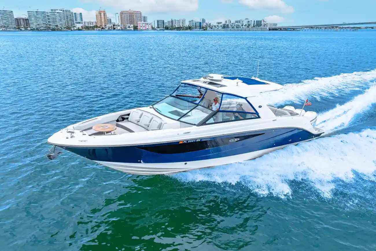 Thumbnail von Sea Ray SLX 400 buitenboord