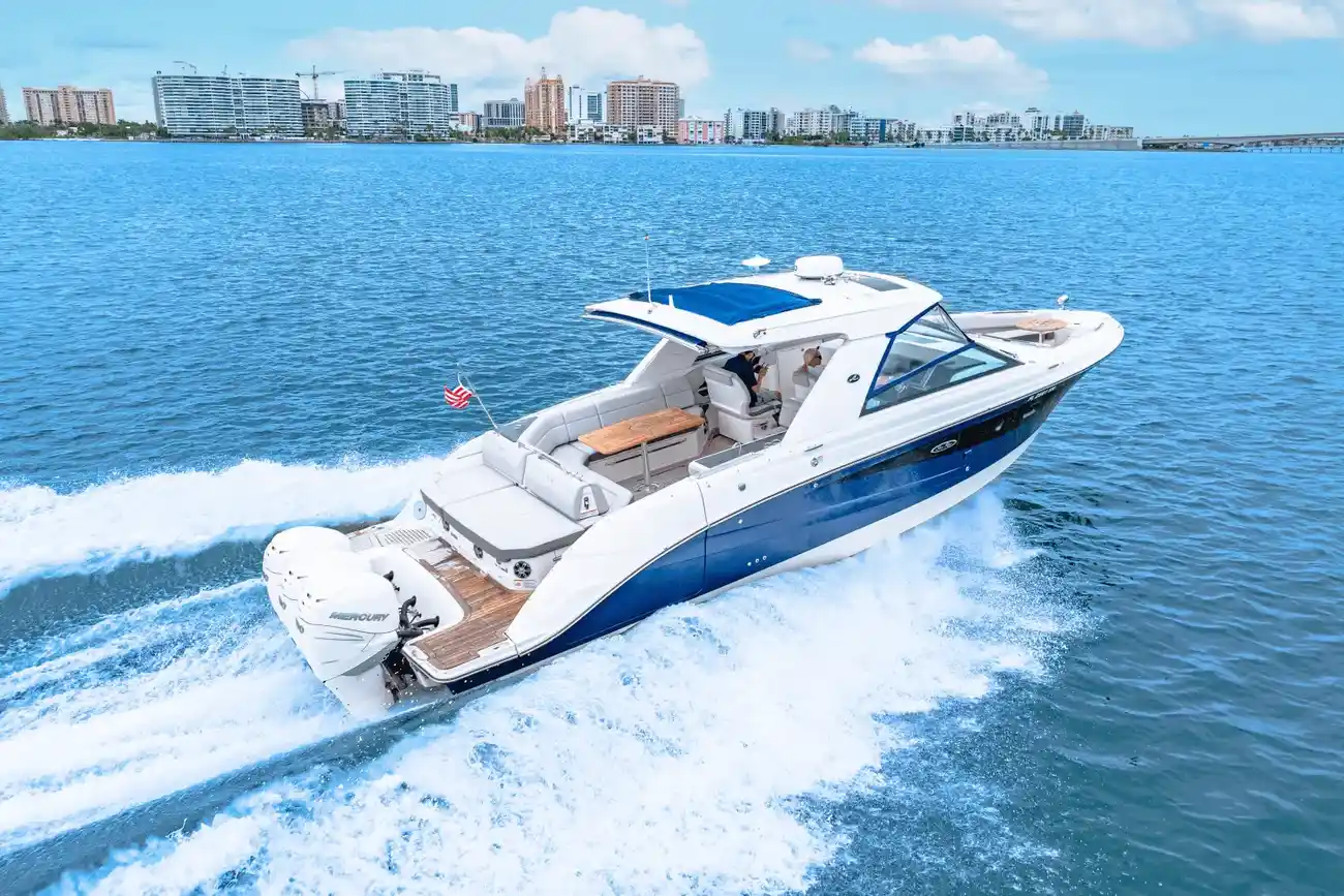 Thumbnail von Sea Ray SLX 400 buitenboord