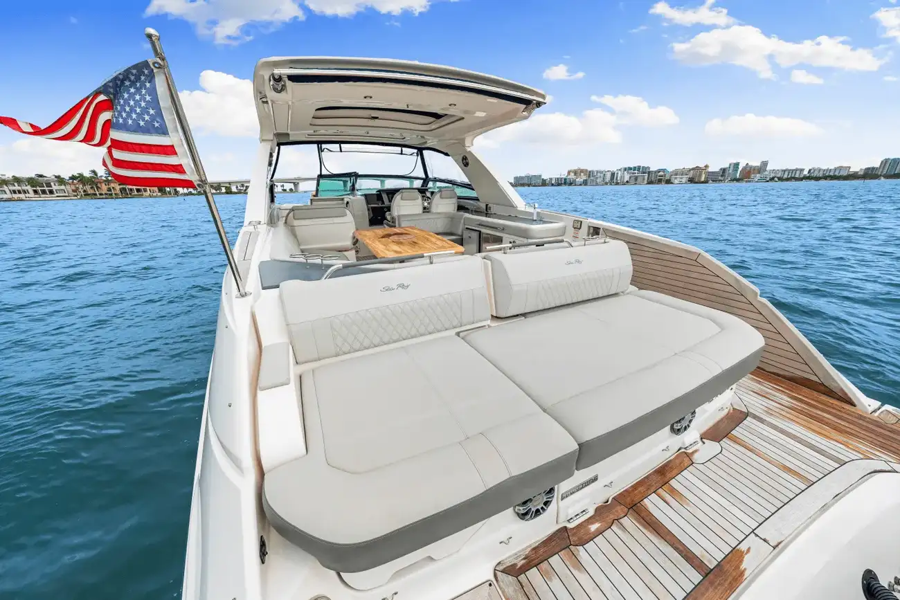 Thumbnail von Sea Ray SLX 400 buitenboord