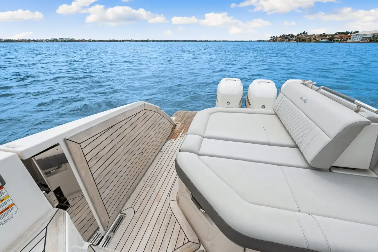 Thumbnail von Sea Ray SLX 400 buitenboord