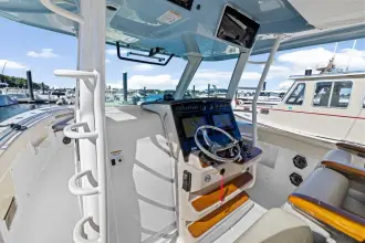 Thumbnail von Boston Whaler 380 Outrage