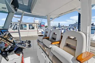 Thumbnail von Boston Whaler 380 Outrage