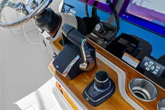 Thumbnail von Boston Whaler 380 Outrage