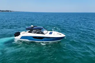 Thumbnail von Cruisers Yachts 50 GLS OB