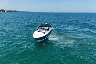 Thumbnail von Cruisers Yachts 50 GLS OB