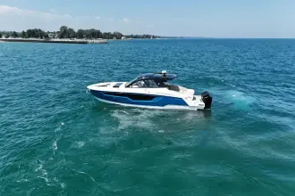 Thumbnail von Cruisers Yachts 50 GLS OB