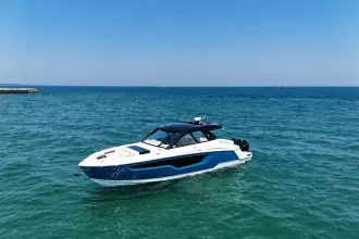 Thumbnail von Cruisers Yachts 50 GLS OB