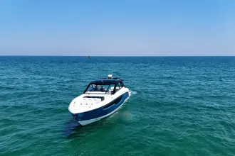 Thumbnail von Cruisers Yachts 50 GLS OB