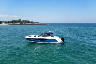Thumbnail von Cruisers Yachts 50 GLS OB