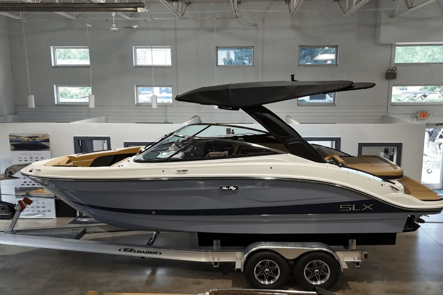 Sea Ray SLX 260