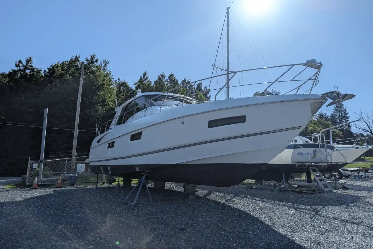 Thumbnail von Cruisers Yachts 48 Cantius