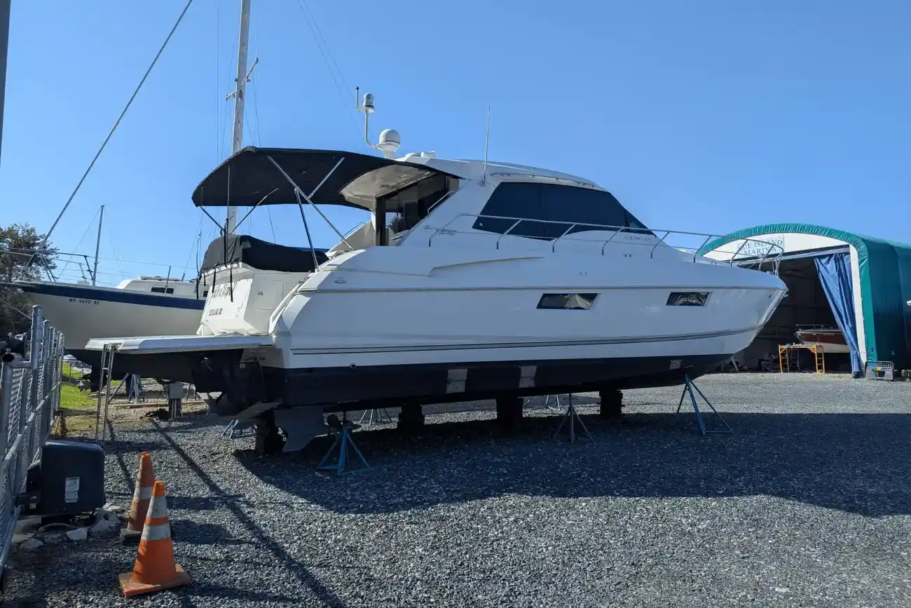 Thumbnail von Cruisers Yachts 48 Cantius