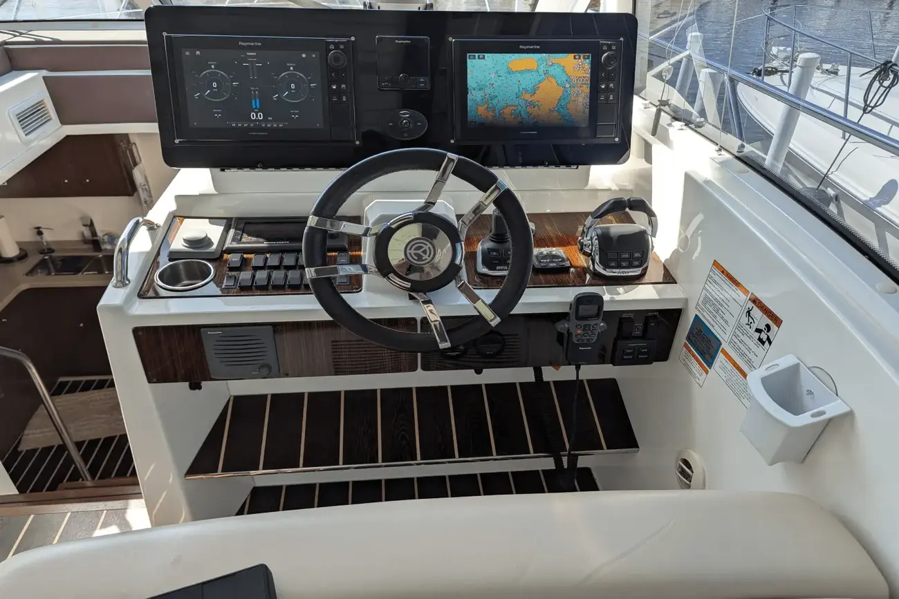 Thumbnail von Cruisers Yachts 48 Cantius