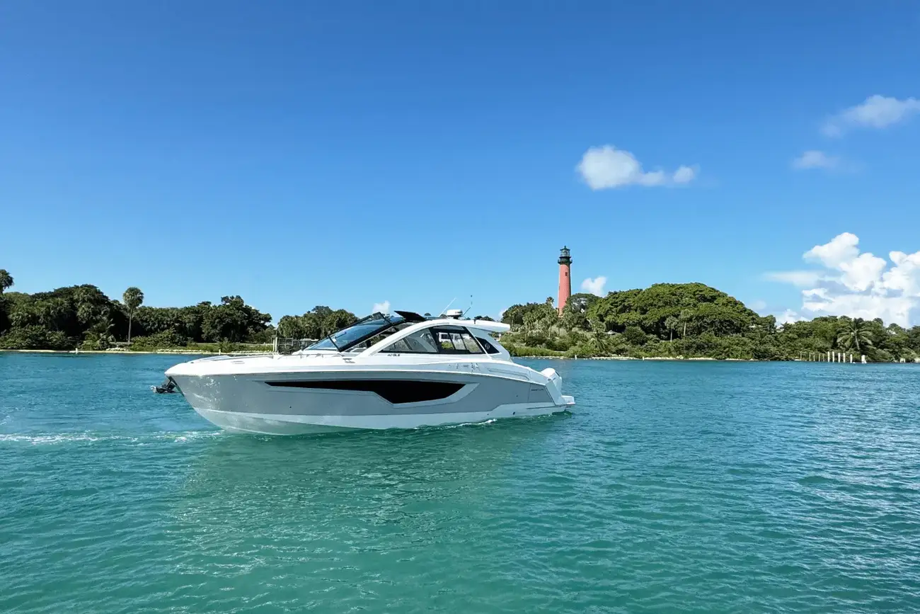 Cruisers Yachts 42 GLS OB