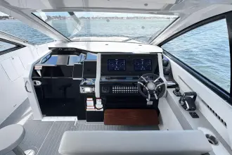 Thumbnail von Cruisers Yachts 42 GLS OB