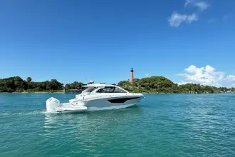 Thumbnail von Cruisers Yachts 42 GLS OB