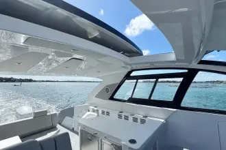 Thumbnail von Cruisers Yachts 42 GLS OB