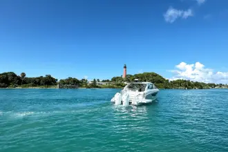 Thumbnail von Cruisers Yachts 42 GLS OB