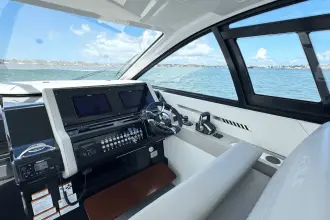 Thumbnail von Cruisers Yachts 42 GLS OB