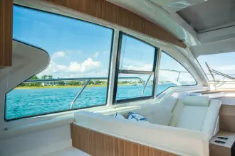Thumbnail von Cruisers Yachts 42 Cantius