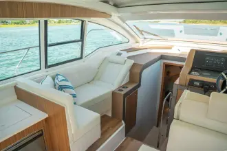 Thumbnail von Cruisers Yachts 42 Cantius