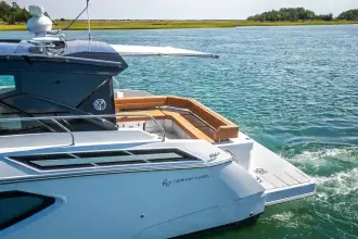 Thumbnail von Cruisers Yachts 42 Cantius