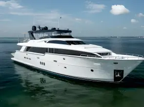 Thumbnail von Hatteras 	100 Motor Yacht  Living the Experience
