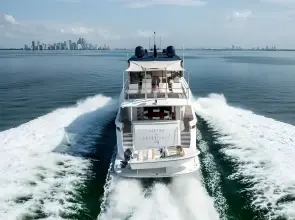 Thumbnail von Hatteras 	100 Motor Yacht  Living the Experience