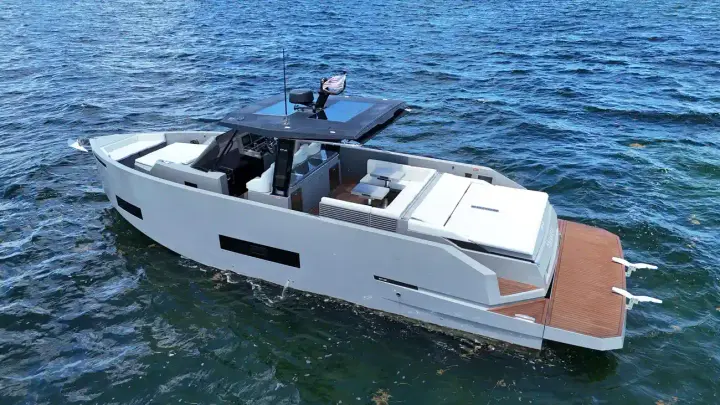 De Antonio Yachts D42