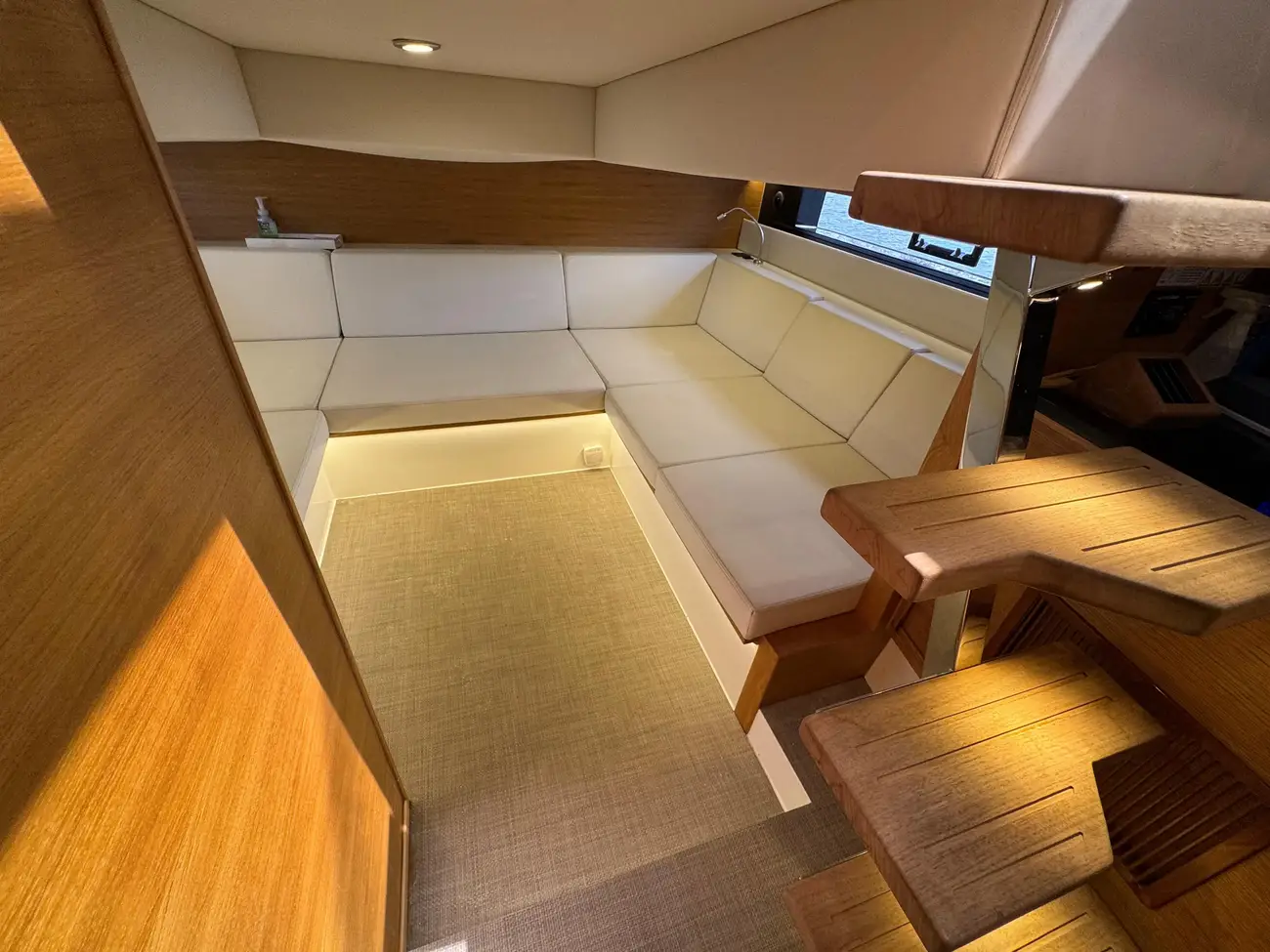 Thumbnail von De Antonio Yachts D42