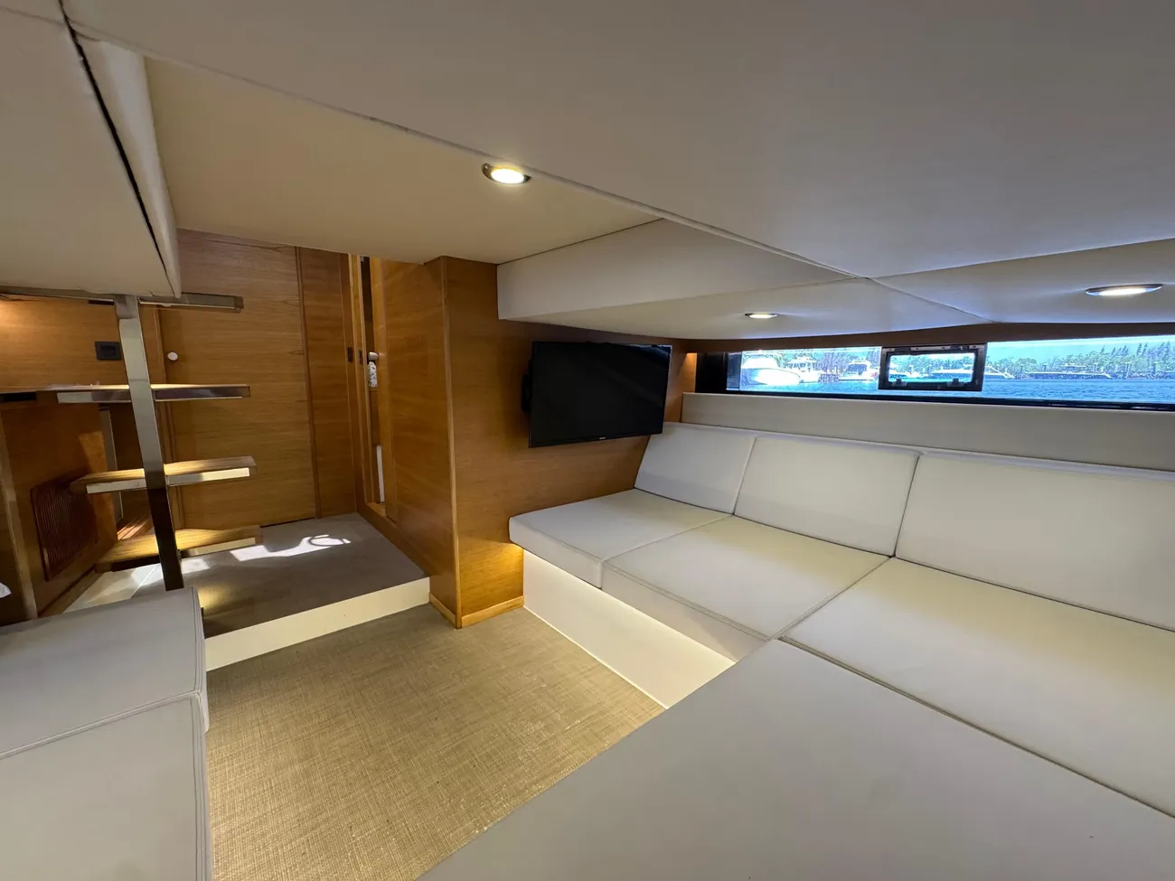 Thumbnail von De Antonio Yachts D42