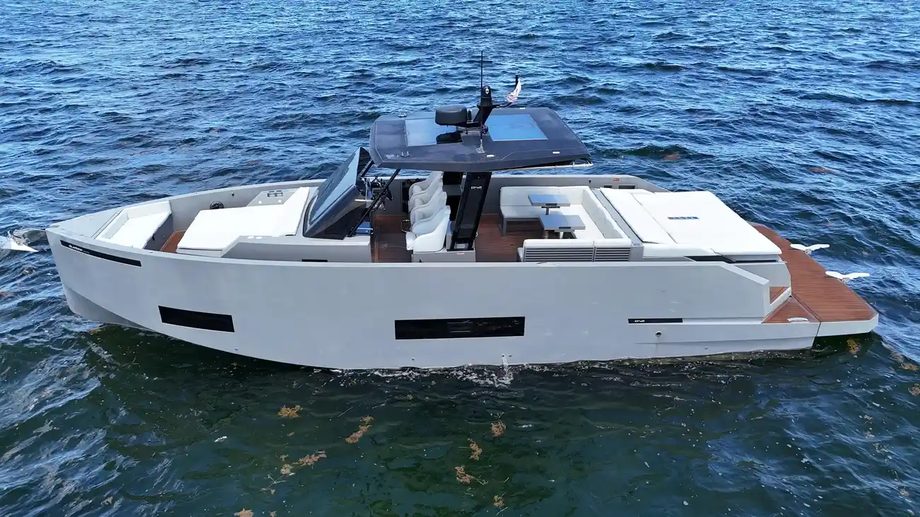 Thumbnail von De Antonio Yachts D42