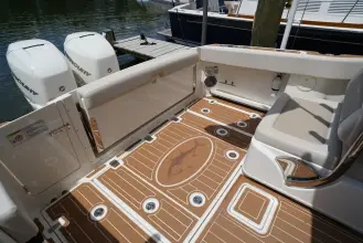 Thumbnail von Boston Whaler 320 Vantage