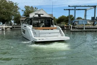 Thumbnail von Cruisers Yachts 46 Cantius