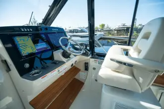 Thumbnail von Boston Whaler 405 Conquest