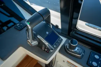 Thumbnail von Boston Whaler 405 Conquest