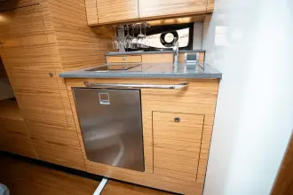 Thumbnail von Boston Whaler 405 Conquest