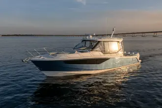 Thumbnail von Boston Whaler 405 Conquest