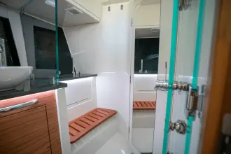 Thumbnail von Boston Whaler 405 Conquest