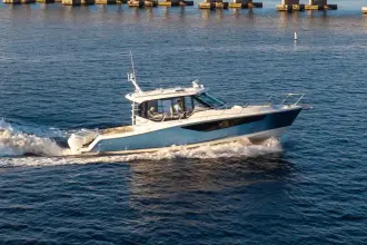 Thumbnail von Boston Whaler 405 Conquest