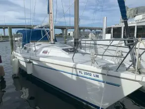 Thumbnail von Catalina 42 MKII Set Free