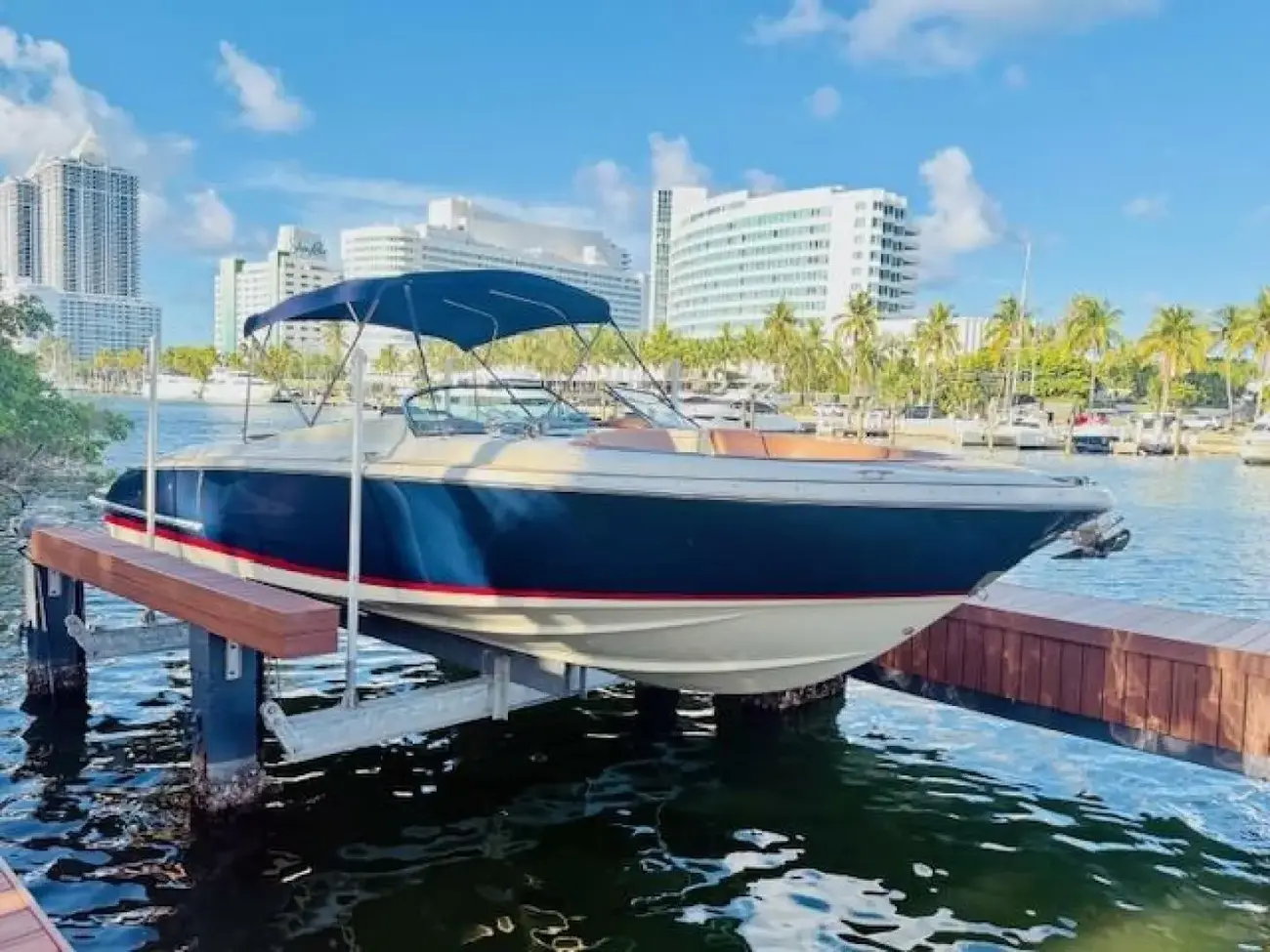 Thumbnail von Chris Craft Launch 32